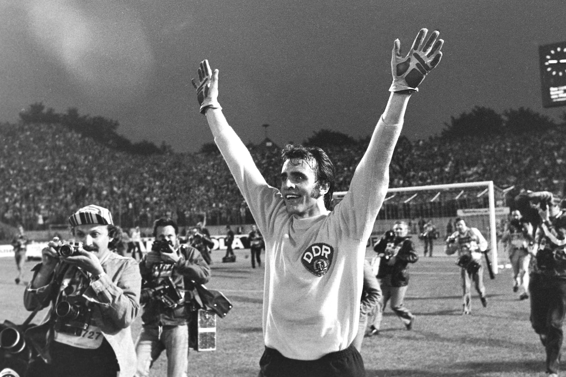 Jürgen Croy ist der große Rückhalt der DDR-Auswahl bei der WM 1974 und trägt maßgeblich zum 1:0-Erfolg über die BRD bei.