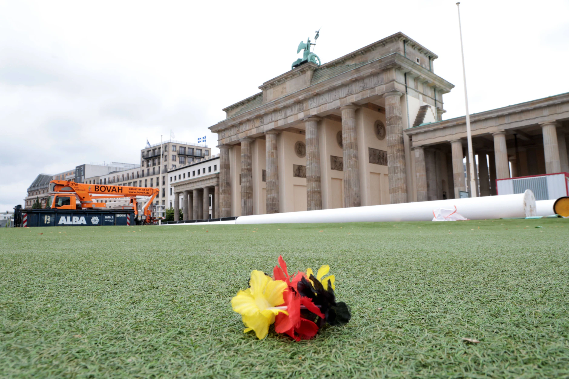 Archivbild vom Aufbau der Fanmeile zur EM 2024. Für 2026 hat sich kein Veranstalter gemeldet.