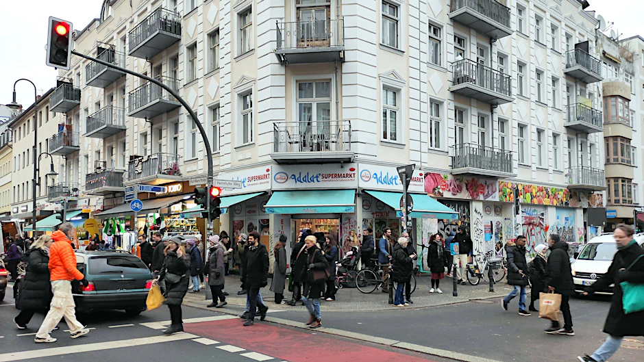 Karl-Marx-Straße in Berlin-Neukölln. Multikulti ist längst da.