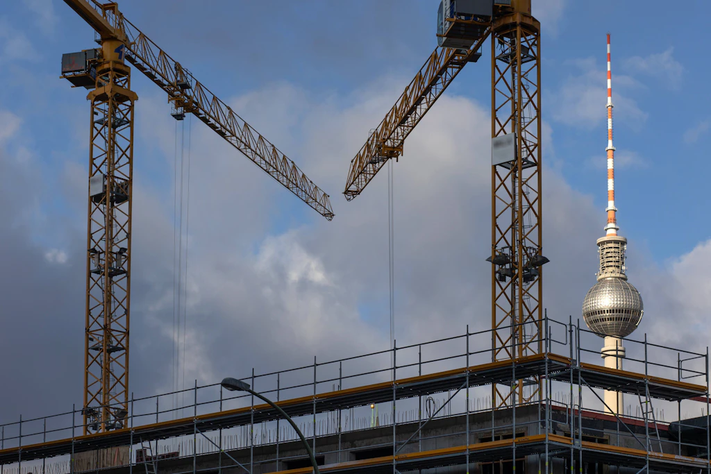 In Berlin-Lichtenberg sollen bis zum kommenden Jahr rund 1500 neue Wohnungen entstehen (Archivbild).