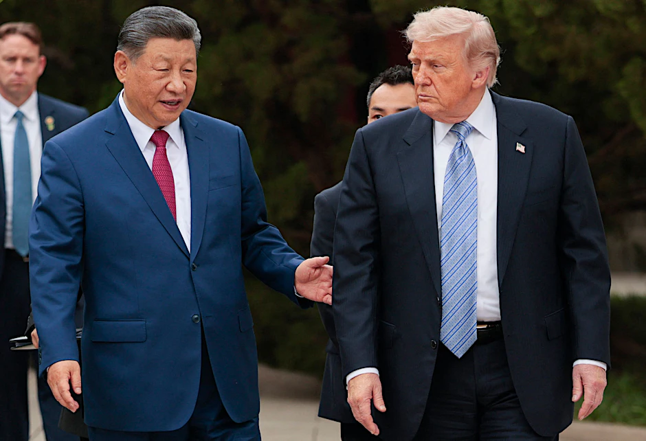 Xi Jinping spricht bei dem Treffen in Peking vergangene Woche mit Donald Trump.