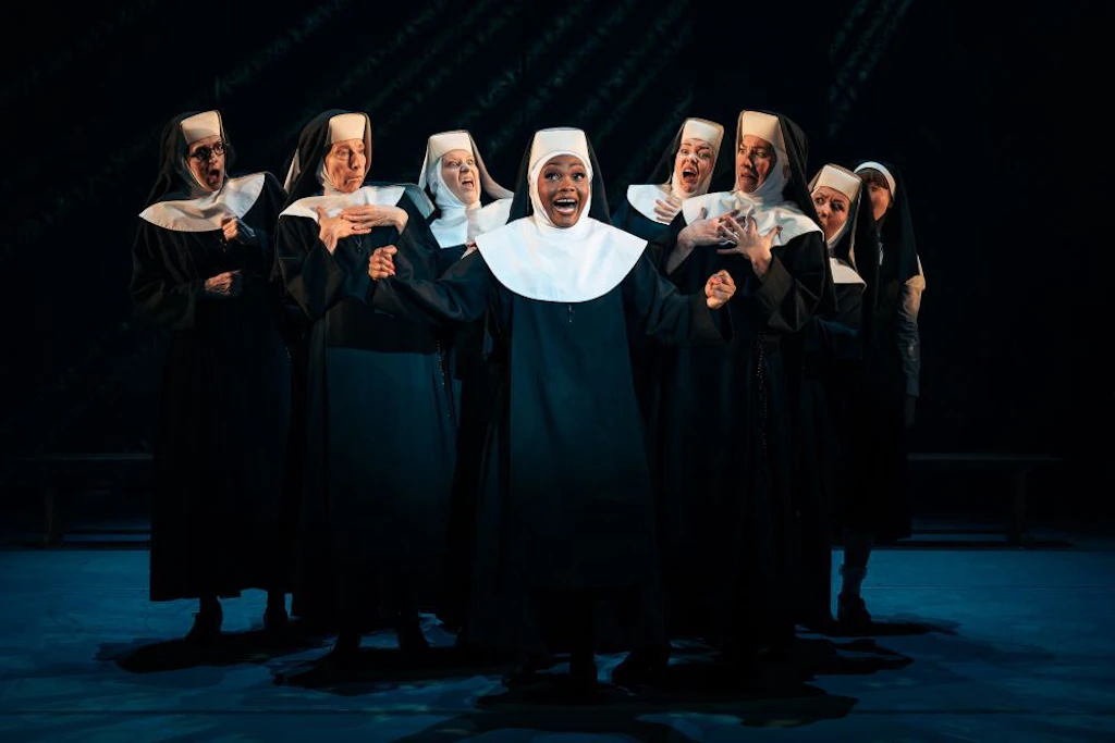 Eine Diva, ein Kloster und jede Menge göttliches Chaos.