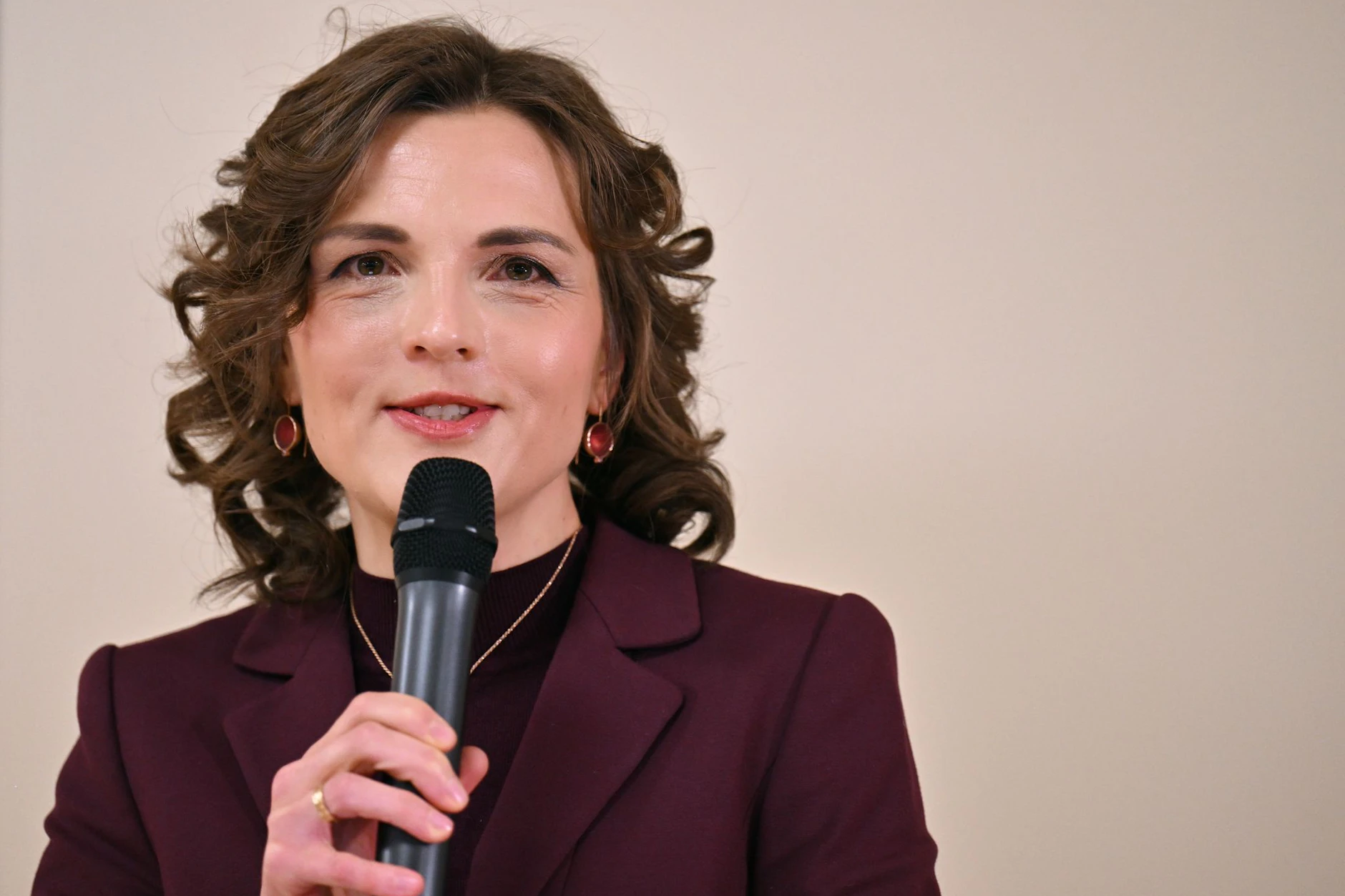 Die Ostbeauftragte Elisabeth Kaiser (SPD) sorgt sich um den zunehmenden Rechtsruck in der Gesellschaft – vor allem in Ostdeutschland.
