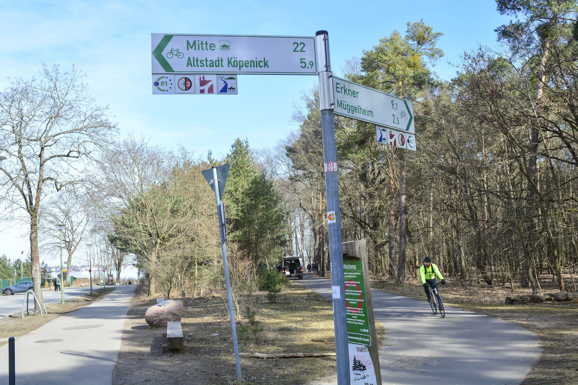 <a href="https://www.berliner-kurier.de/berlin/berlin-treptow-koepenick-baustellen-chaos-li.10035668"></a><a href="https://www.berliner-kurier.de/berlin/berlin-schoeneweide-1100-stellplaetze-fuers-fahrraeder-kosten-54-millionen-euro-li.10027747"></a><a href="https://www.berliner-kurier.de/berlin/jetzt-soll-aus-diesem-kiez-der-verkehr-raus-li.10016803">Rund um Treptow-Köpenick finden sich viele verschiedene Radwege</a>, die sich für die nächste Radtour eignen.