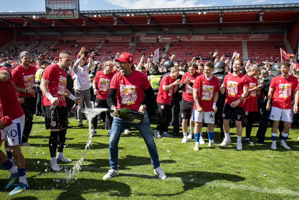 Das wird eine spannende Saison: Volle Stadien und brisante Ost-Derbys
