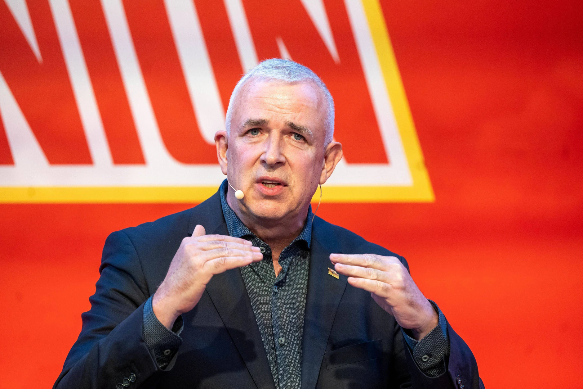 Präsident Dirk Zingler formulierte bei der Mitgliederversammlung des 1. FC Union Berliner klare Ziele für zukünftige Entscheidungen im Verein.