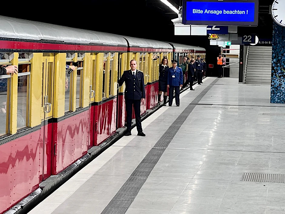 Der Museumszug des Vereins Historische S-Bahn war mehrmals auf der Neubaustrecke unterwegs – am 29. März sogar mit Fahrgästen.