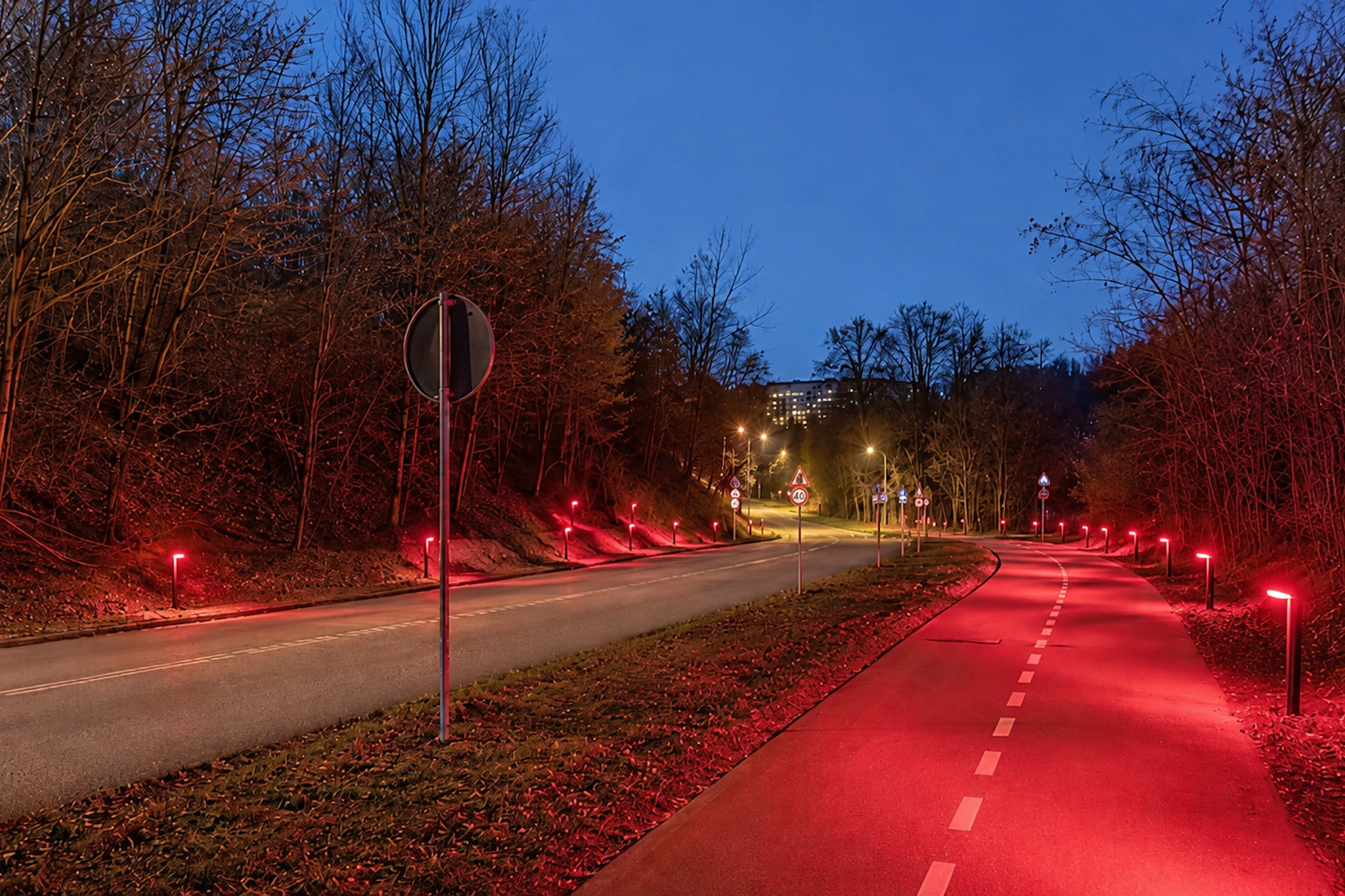 So könnte die rote Straßenbeleuchtung in Gladsaxe aussehen – zum Schutz der dort lebenden Fledermäuse (KI-generiertes Bild).