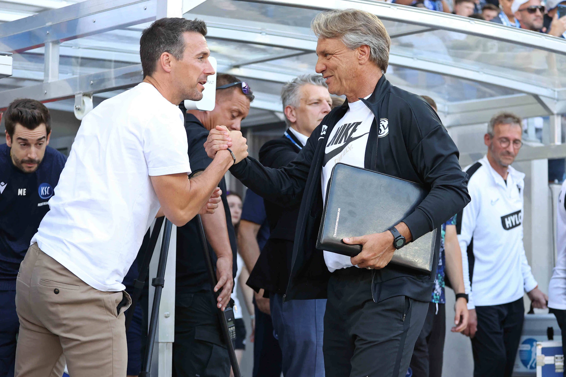 Christian Eichner und Horst Steffen (v.l.) standen sich vorletzte Saison noch als Trainer des Karlsruher SC und der SV Elversberg gegenüber. Jetzt sind sie Kandidaten für das Traineramt beim 1. FC Union Berlin.