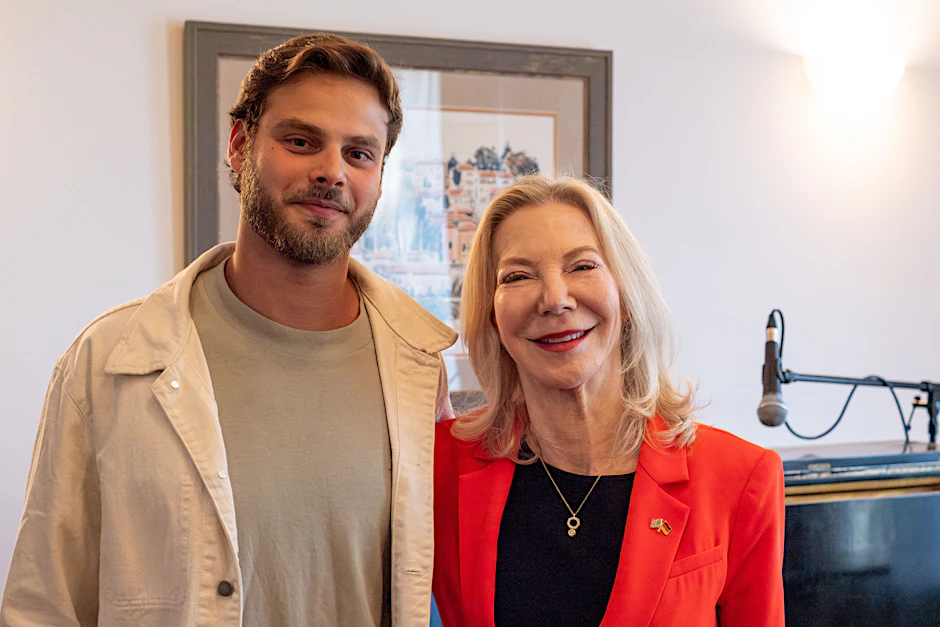 Alon Ohel und Amy Gutmann in der israelischen Botschaft