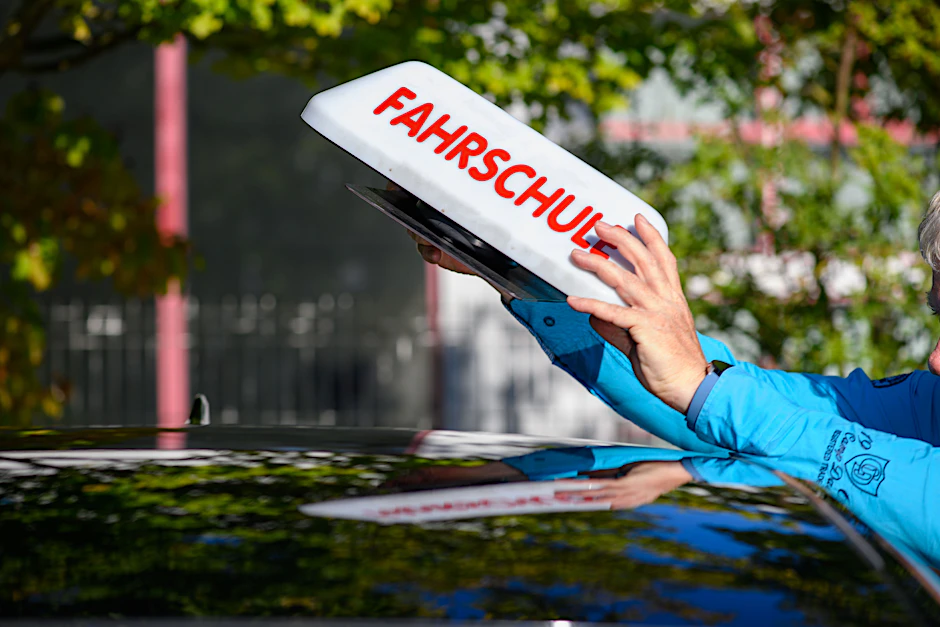 Den Führerschein zu machen soll in Deutschland günstiger und einfacher werden.