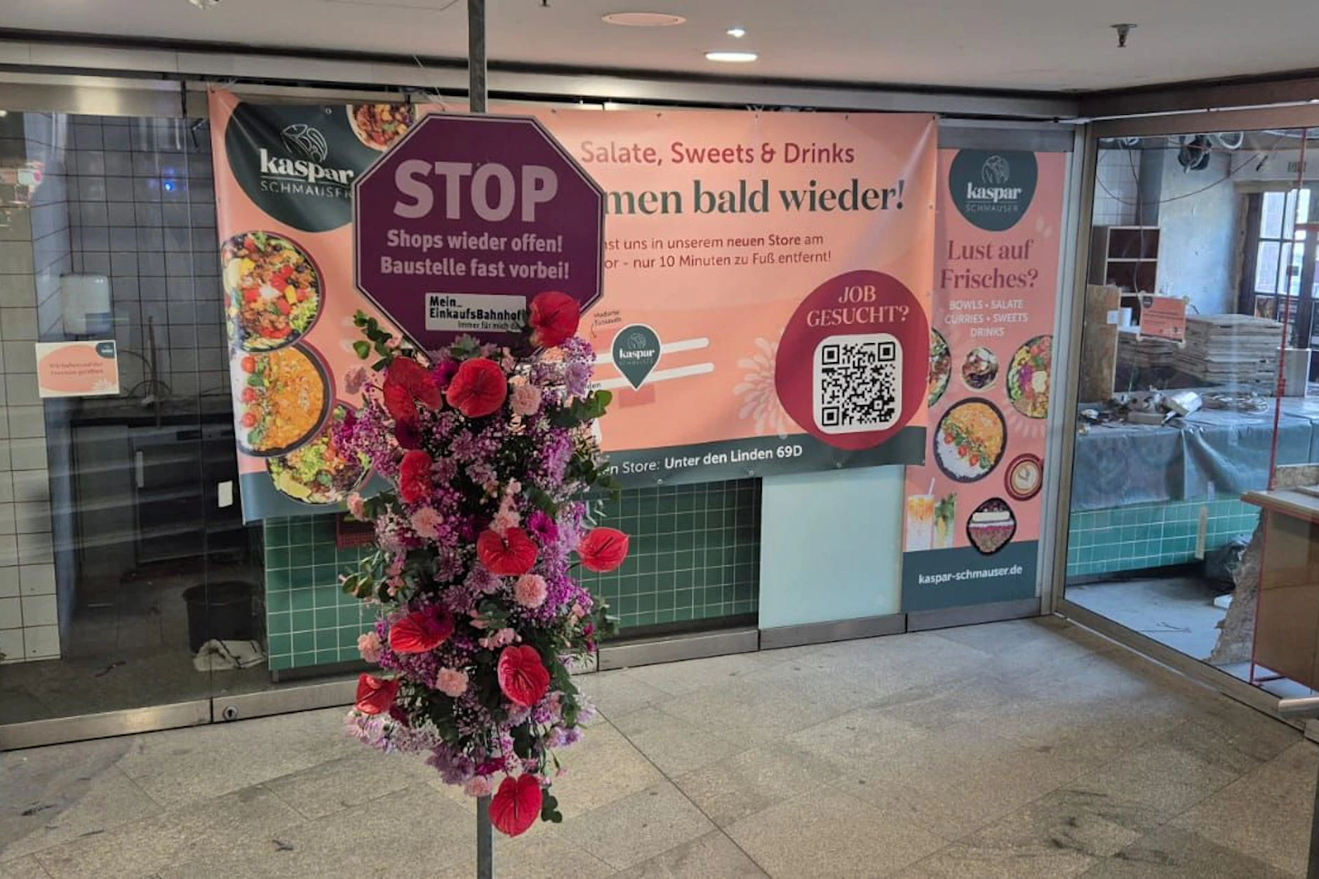 Die Salatbar ist noch geschlossen. „Wir kommen bald wieder!“, heißt es hier jedoch.