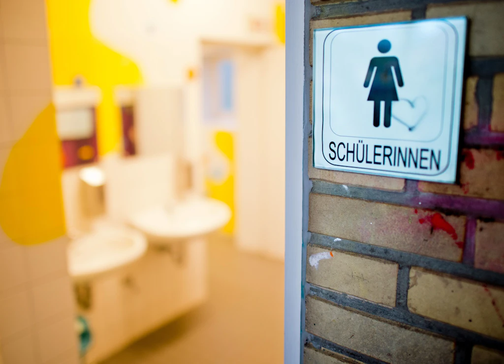 Ekel vor der Schultoilette: Wenn Kinder aus Angst das Trinken meiden
