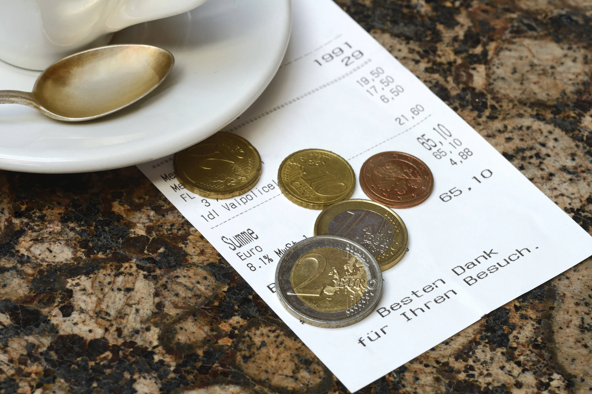 Was ist aus dem guten alten Trinkgeld mit Münzen geworden?
