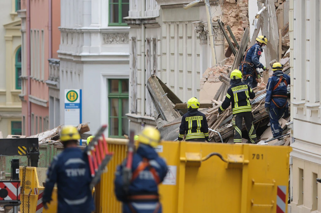 Haus in Görlitz eingestürzt: Tote Frau aus Trümmern geborgen