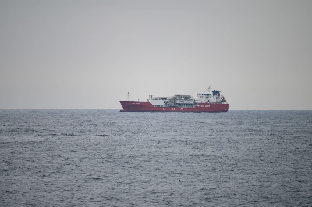 Asien zieht LNG ab: Europas Importe sinken den zweiten Monat in Folge
