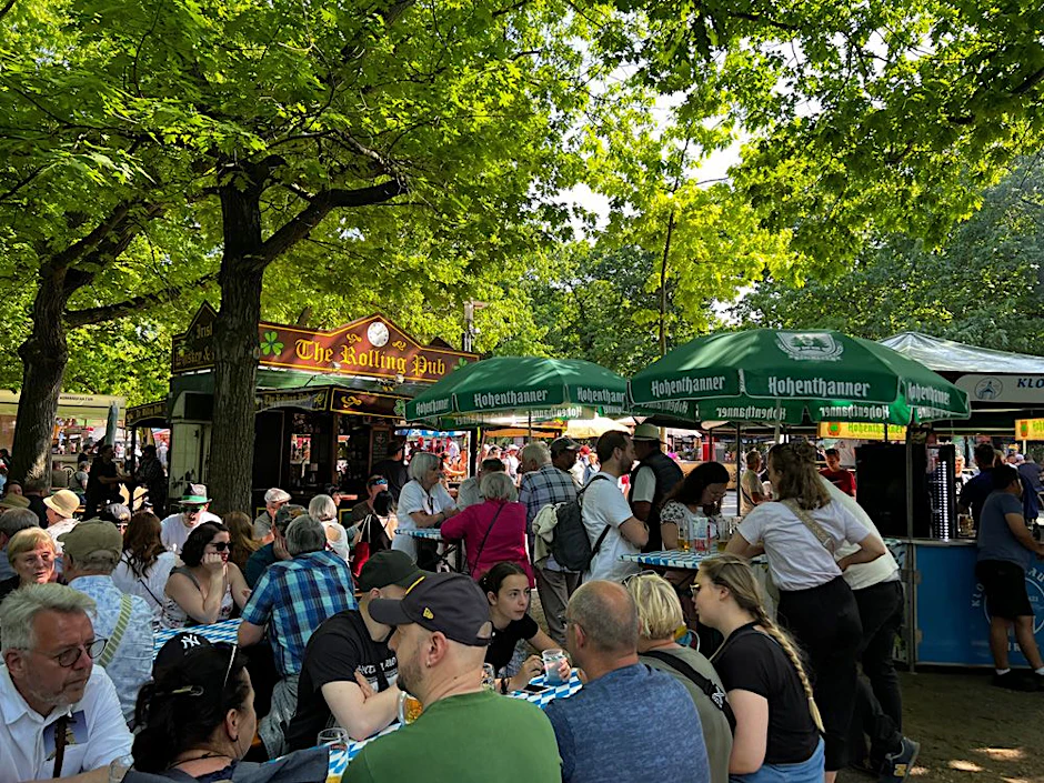 Bierbörse Leipzig in der Nähe vom Völkerschlachtdenkmal: Essen und Trinken im Fokus