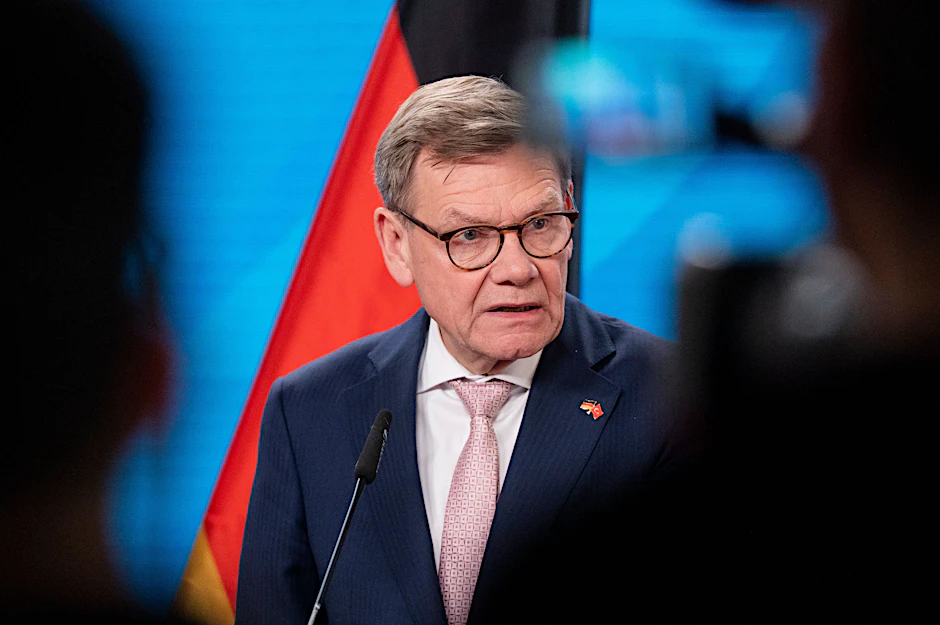 Wadephul will das Fünf-Prozent-Ziel der Nato so schnell wie möglich erreichen.