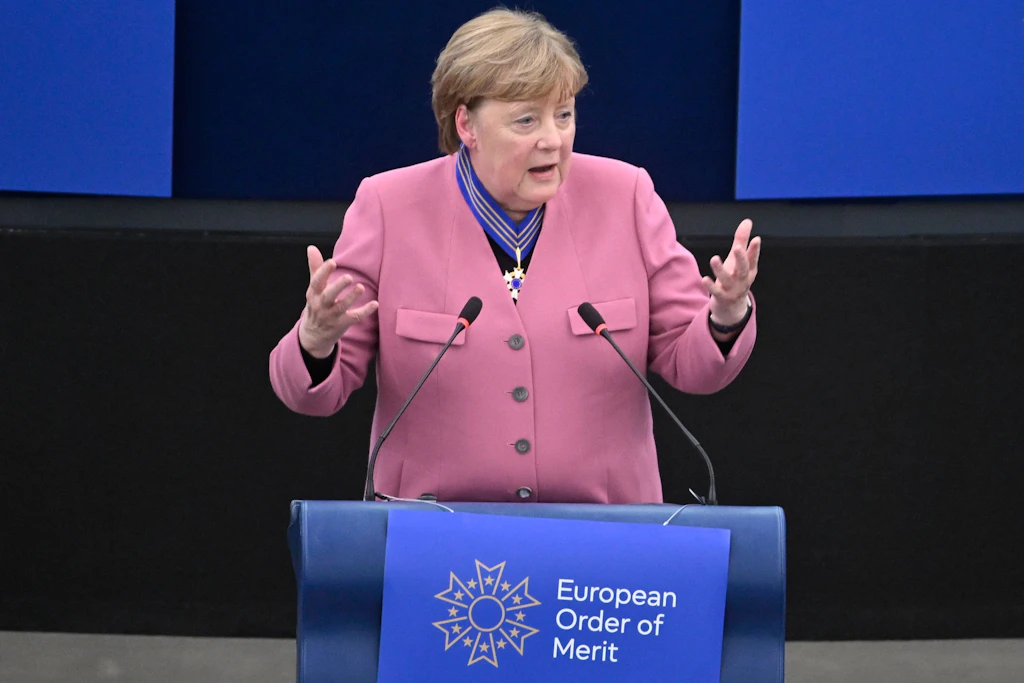 Angst vor dem politischen Gegner: Merkels Kampf gegen die sozialen Medien