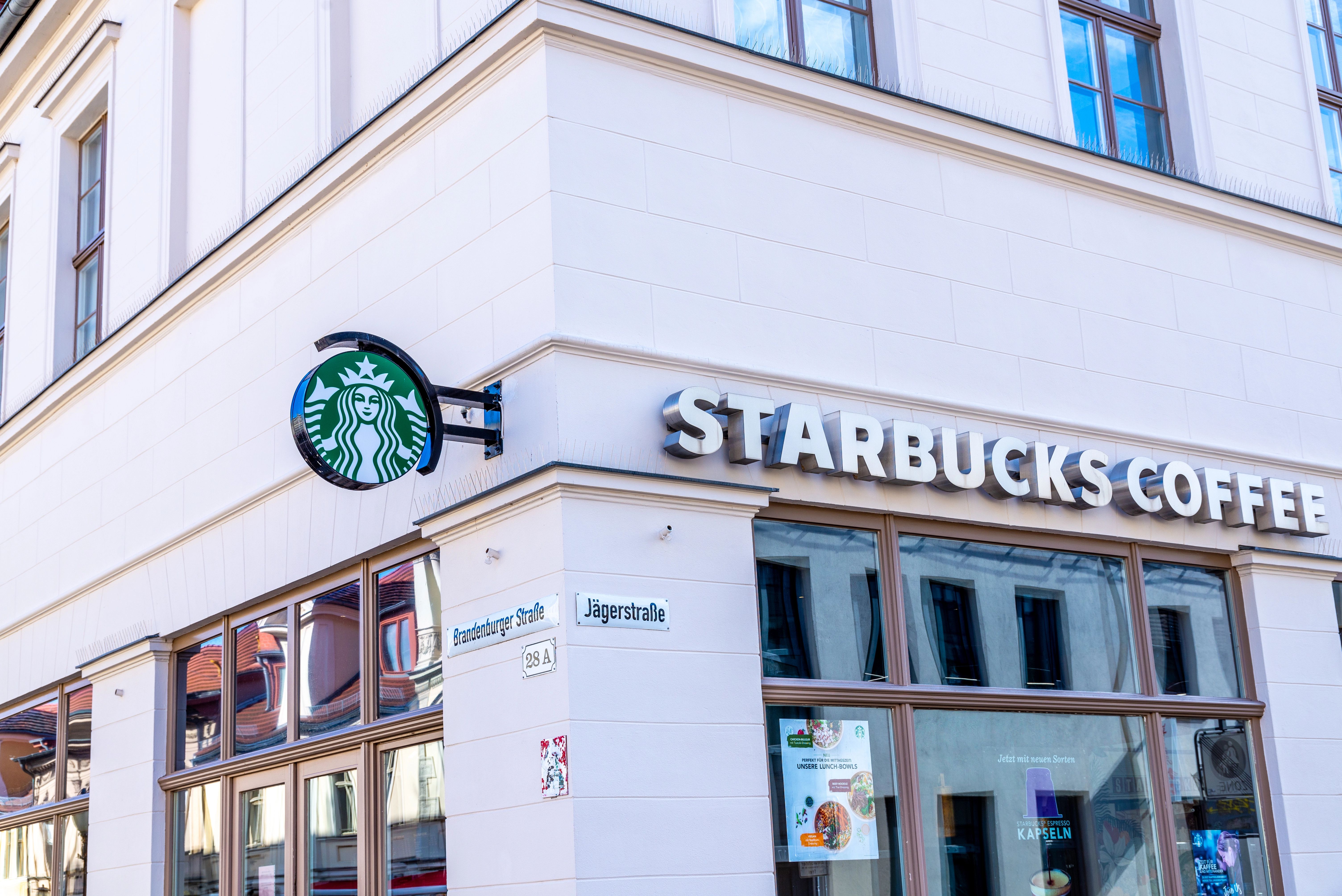 Ärger bei Starbucks: Verbraucherzentrale kritisiert Trinkgeld-Abfrage