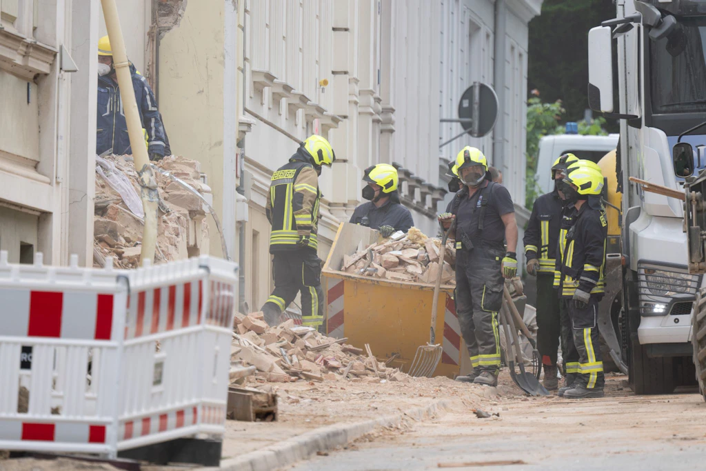 Hauseinsturz in Görlitz mit drei Toten: Informationen zur Ursache, Bergungsarbeiten