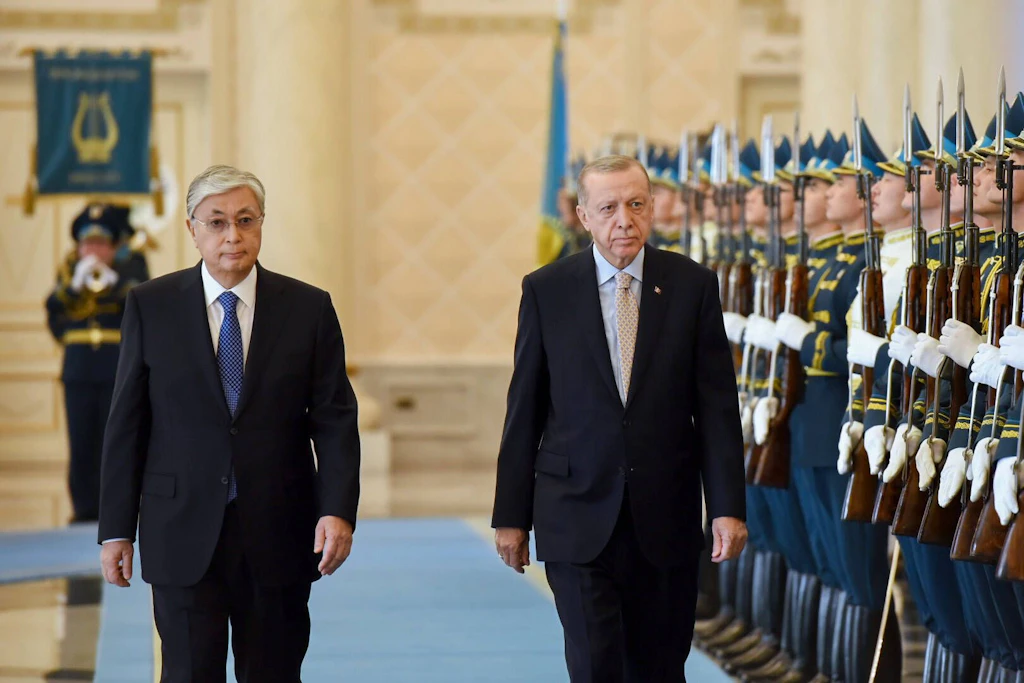 Kasachstan zieht rote Linie: Turkstaaten sollen kein Militärbündnis werden