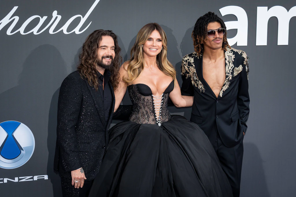 Heidi Klum und ihre Jungs in Cannes: Ganz in Schwarz mit viel nackter Haut