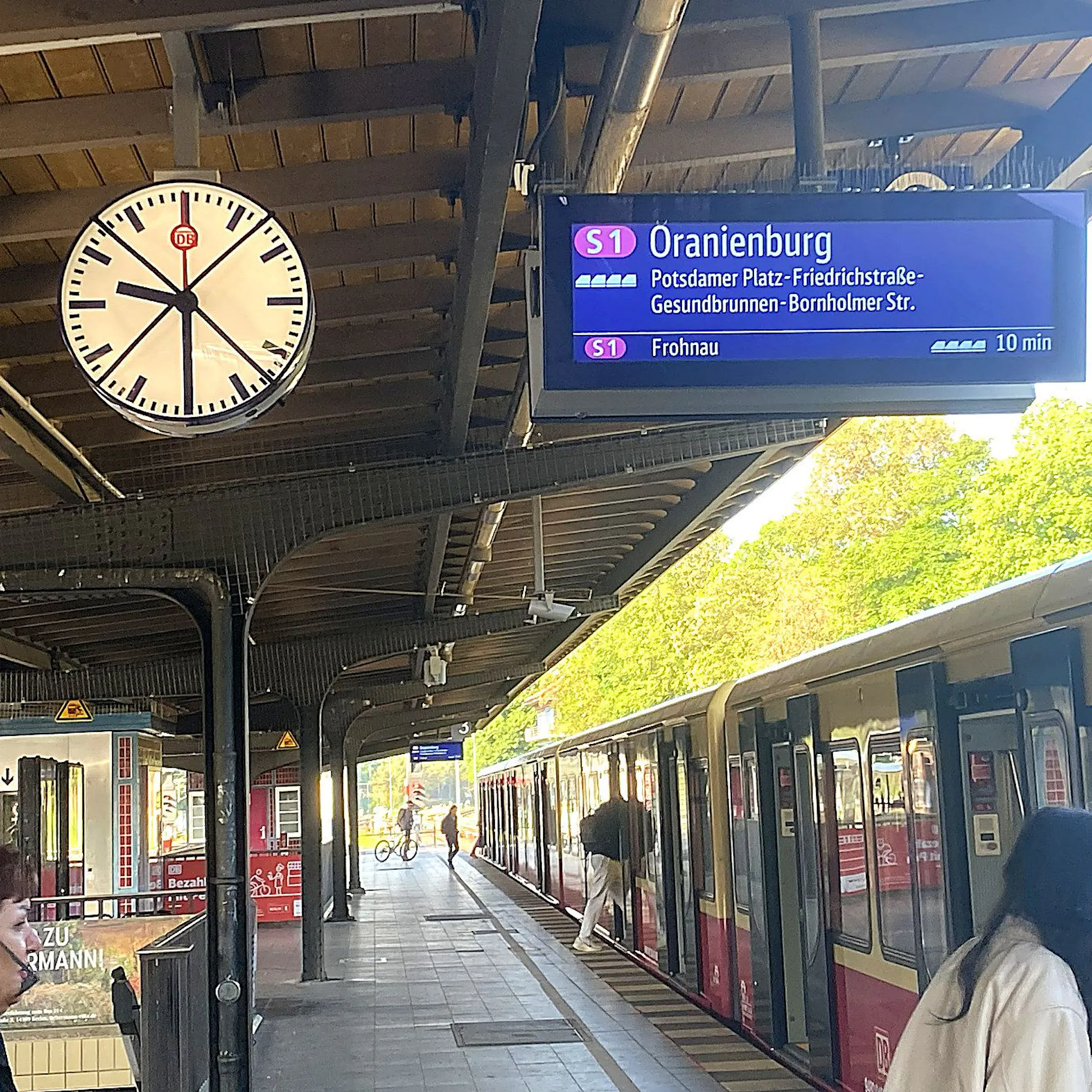 S-Bahn-Chaos: Wannsee-Uhren stehen seit Wochen auf „halb zehn“