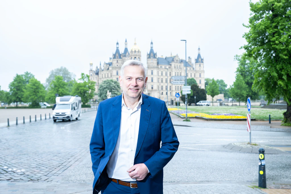 Leif-Erik Holm: „Bei uns wird nicht mehr gestritten als in anderen Parteien, nur dringen bei uns Diskussionen öfter an die Öffentlichkeit.“