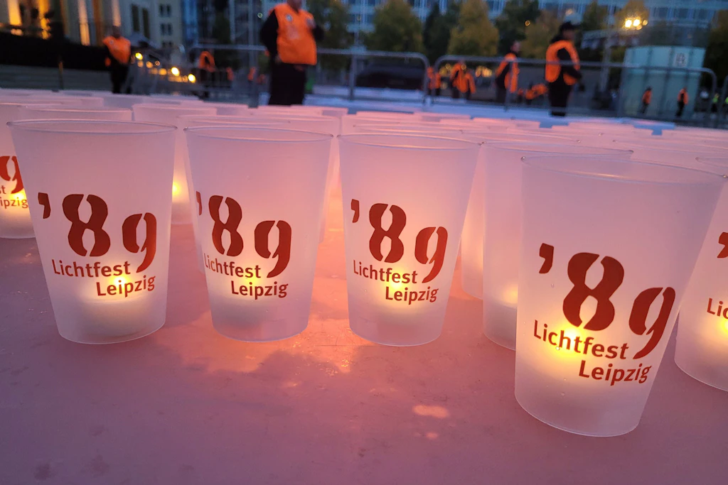 Lichterfest zu den Feierlichkeiten 35 Jahre Friedliche Revolution am 9. Oktober in Leipzig