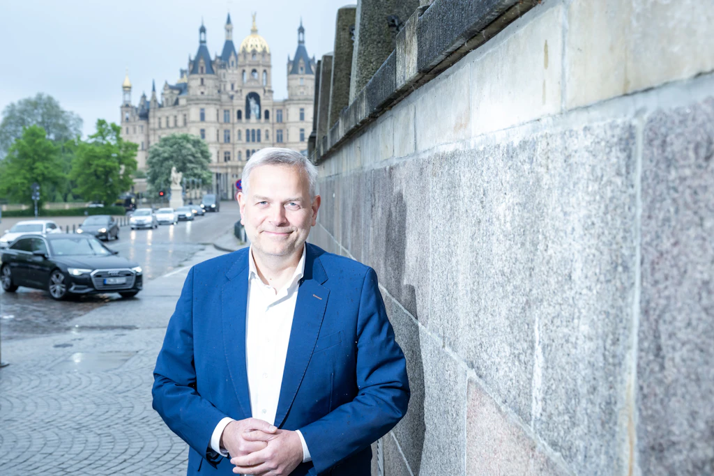 Leif-Erik Holm: „Deutschland muss wieder verteidigungsfähig werden, um sich selbst schützen zu können.“