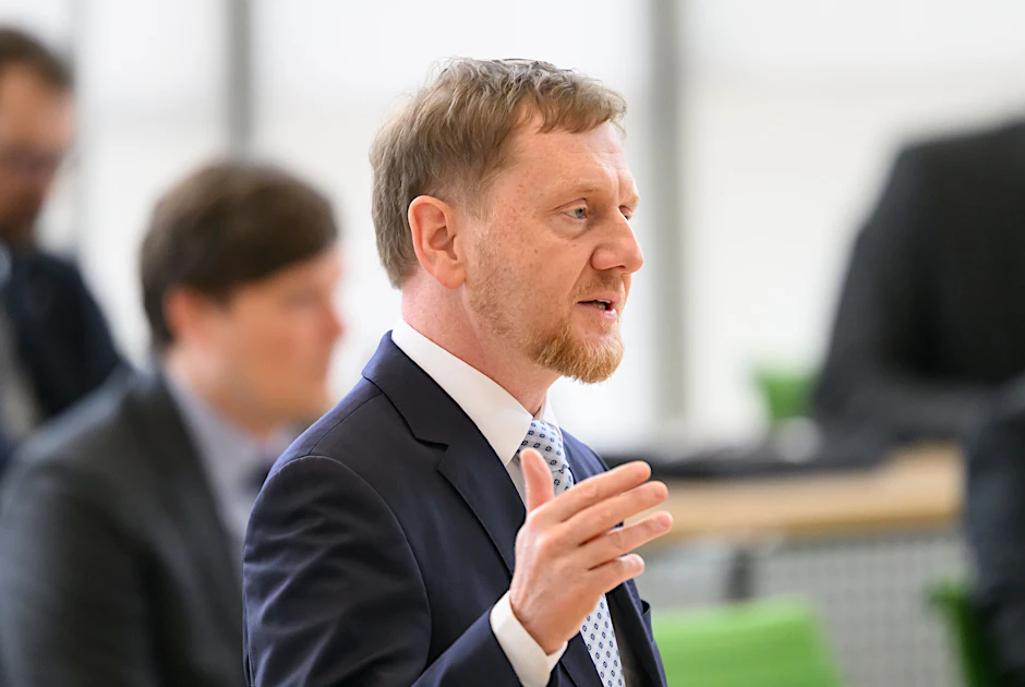 Michael Kretschmer (CDU), Ministerpräsident von Sachsen, kritisiert die neue Debatte über die Brandmauer.