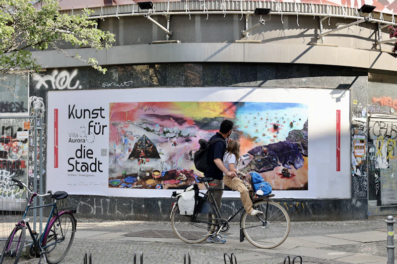 Halle verwandelt sich in eine Galerie unter freiem Himmel