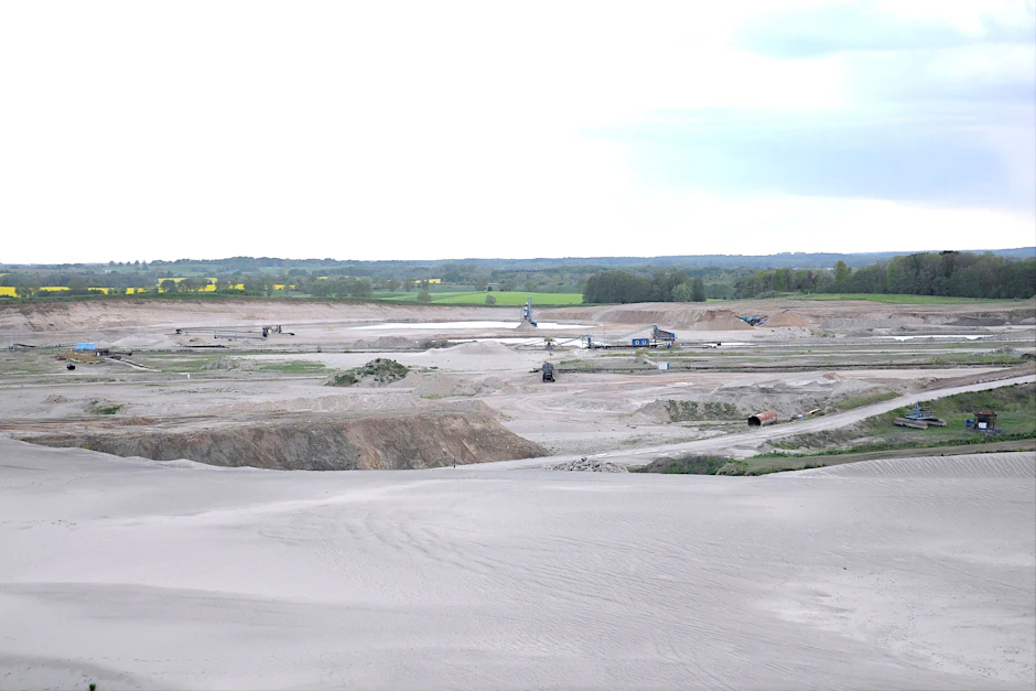 Das Kieswerk Krassow bei Zurow in Mecklenburg-Vorpommern, betrieben von der Otto Dörner GmbH.