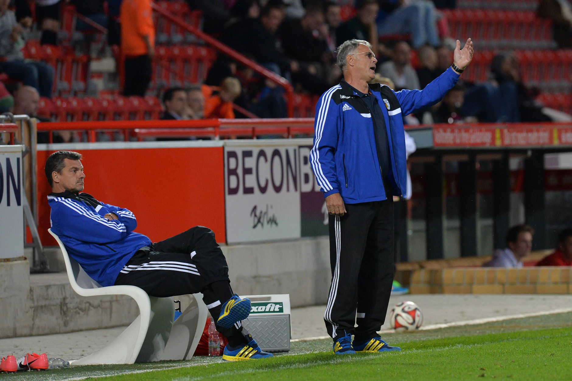 Als Jena-Trainer erlebte Lothar Kurbjuweit (r.) nicht immer einfache Zeiten. Hier 2014 mit seinem damaligen Assistenten Karsten Hutwelker.