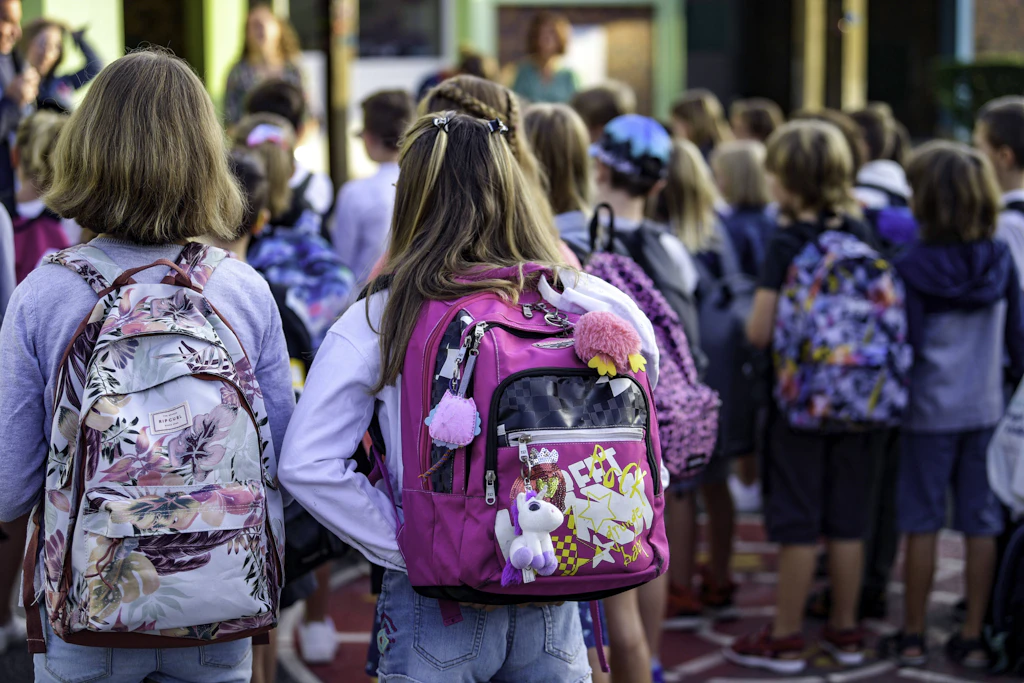 Frankreich: Ermittlungen wegen sexuellen Missbrauchs an mehr als 100 Schulen und Kitas