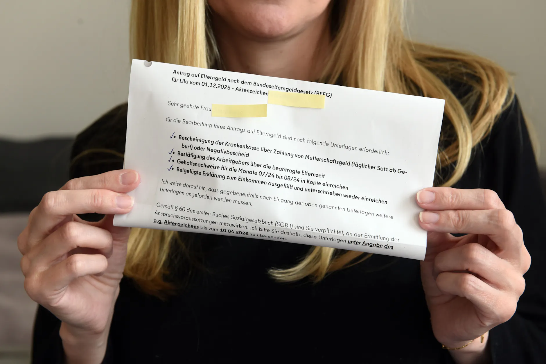 Ein Schreiben der Elterngeldstelle an Jennifer S., sie wurde aufgefordert weitere Unterlagen einzureichen.