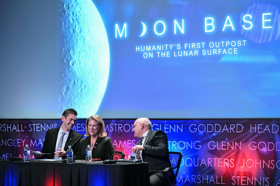 Die Nasa hat in Washington ihre Pläne für eine Mondbasis am Südpol konkretisiert.