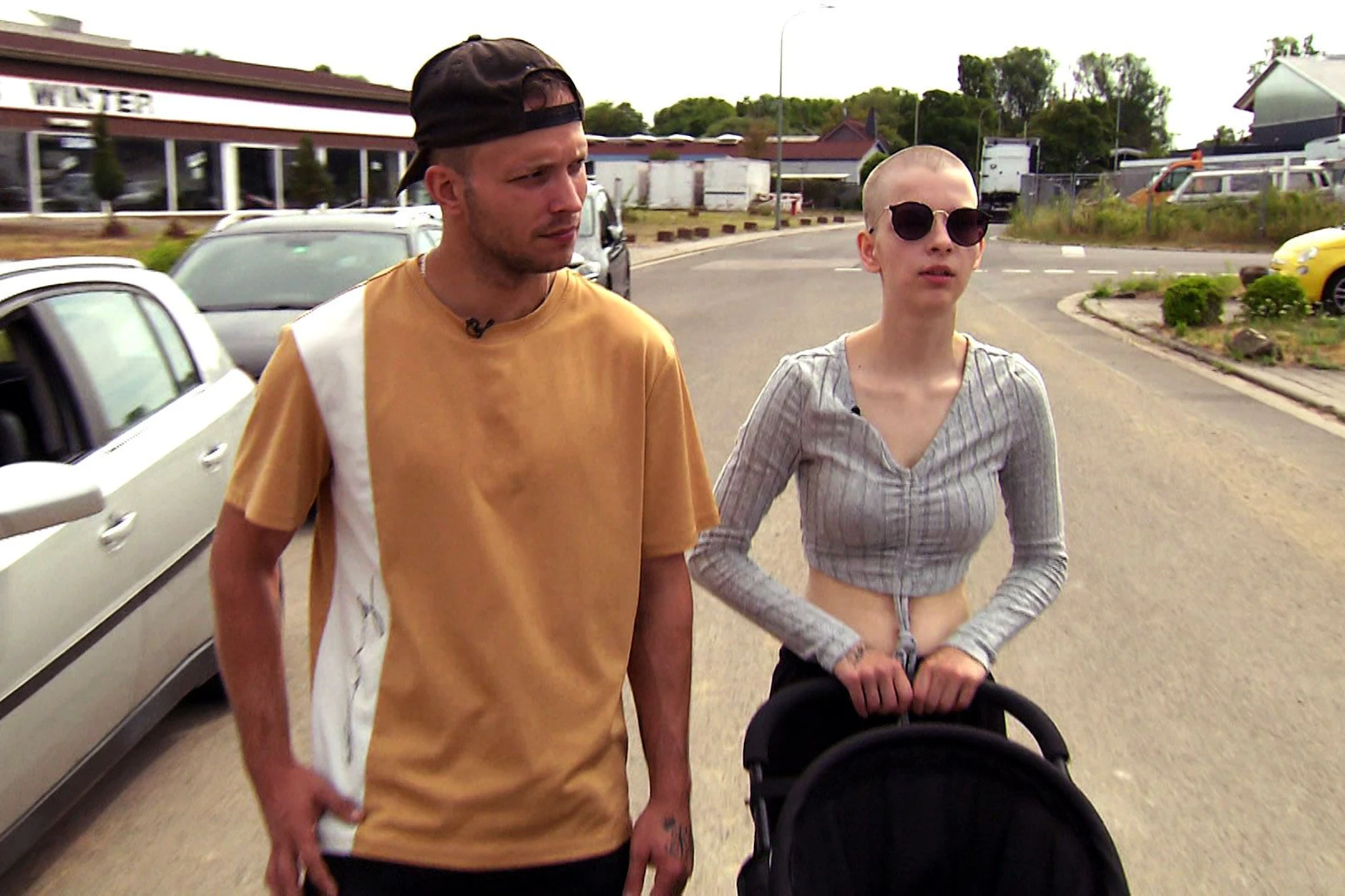 Mike und Angelique aus „Armes Deutschland“ gehen zur Tafel, weil das Geld für Lebensmittel nicht reicht. Doch ihre Auswertung nach dem Besuch macht viele sprachlos.
