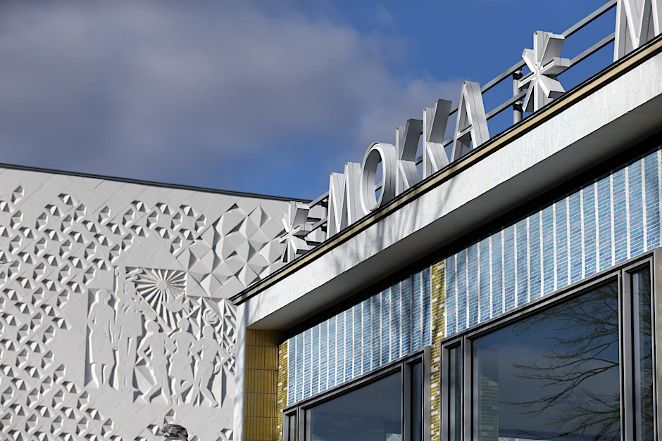 Die „Mokka-Milch-Eisbar“ eröffnet am Mittwoch wieder.