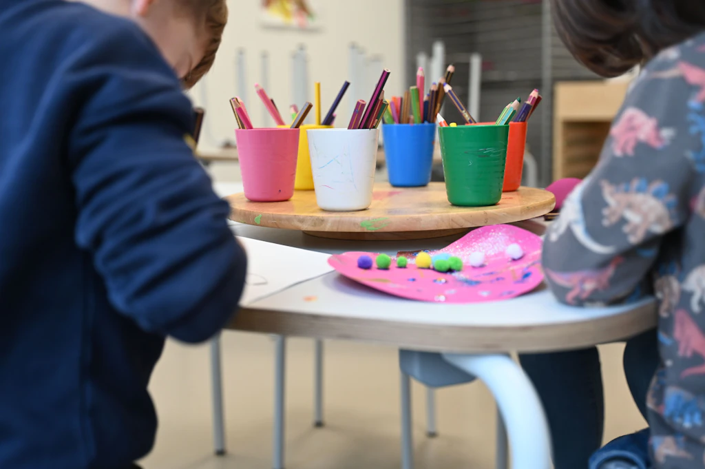 Viele Erwachsene wünschen sich Reformen im Bildungssystem.