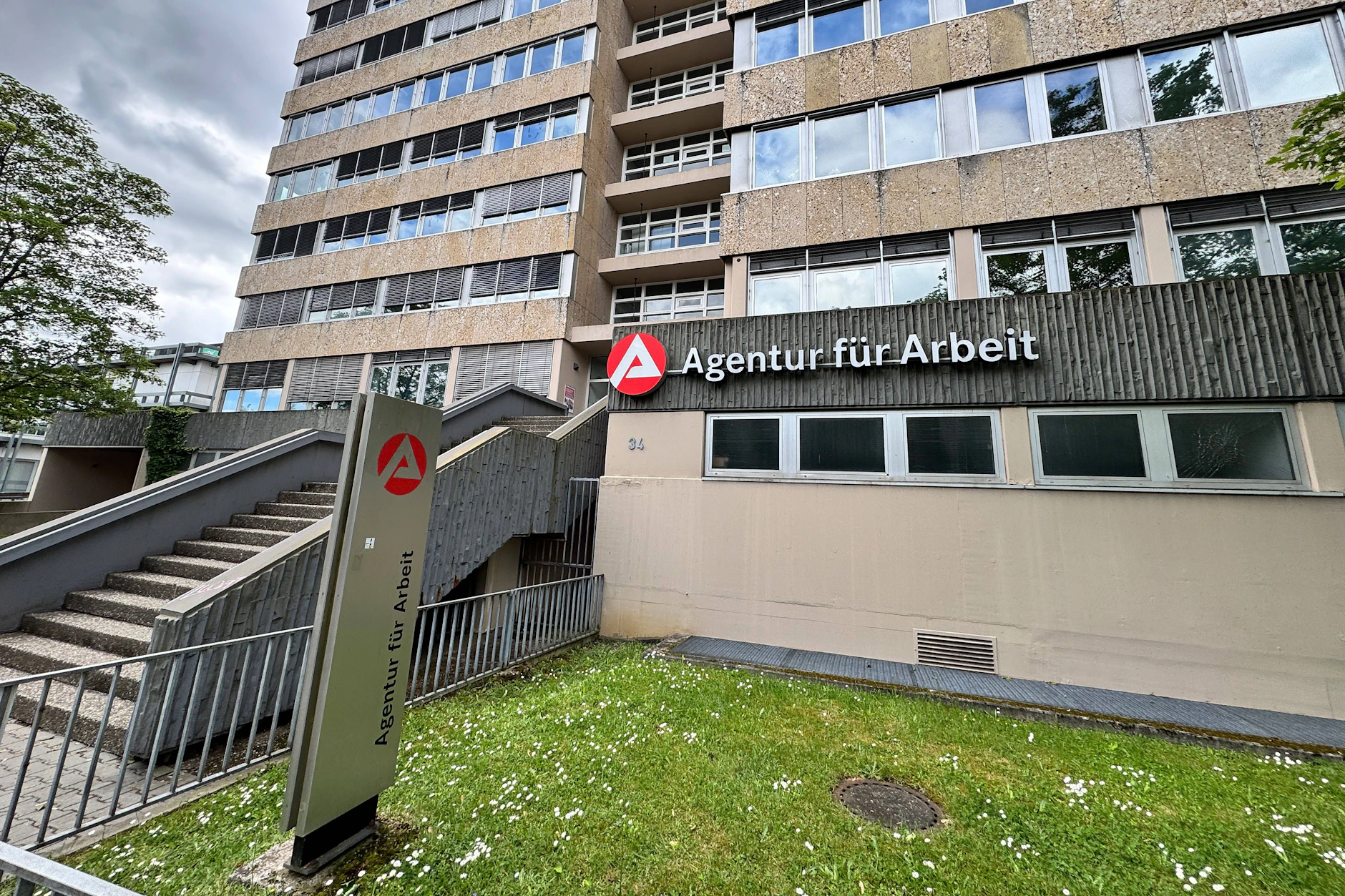 Die Agentur für Arbeit überprüft momentan nicht, ob die Mobilitätspauschale auch tatsächlich für Bus und Bahn ausgegeben wird.