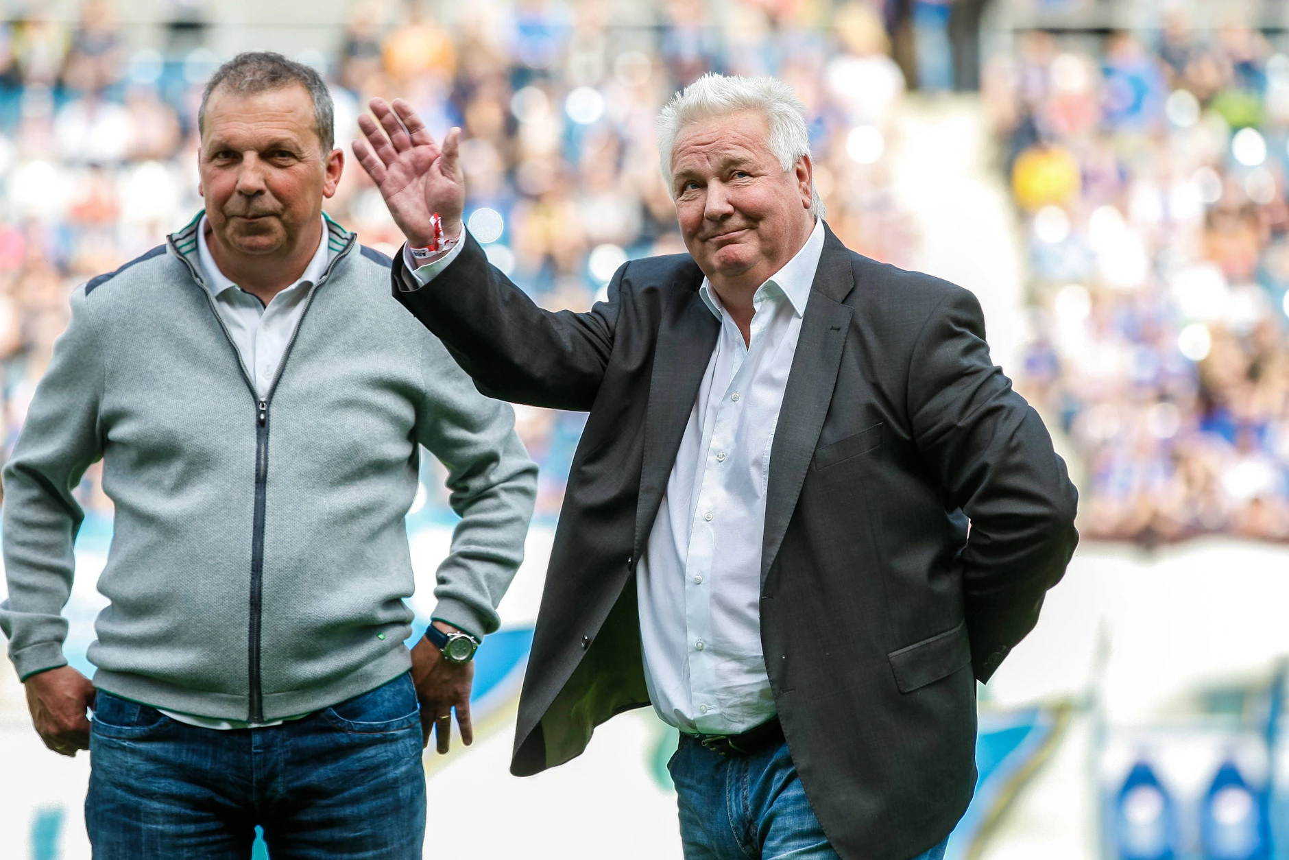 Zwei Hansa-Legenden 2016 auf dem Rasen des Ostseestadions: Gerd Kische (r.) und Juri Schlünz.