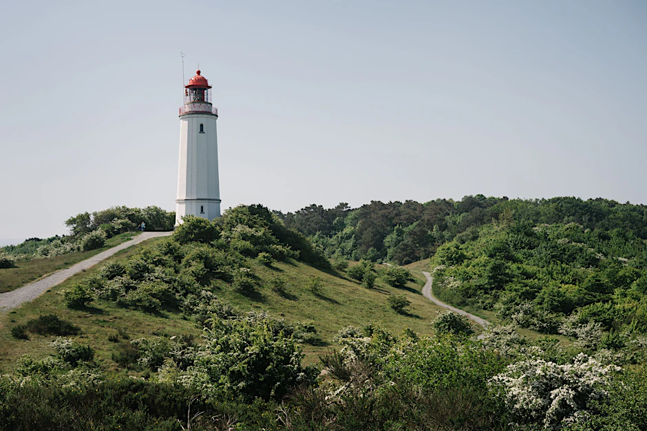Der Leuchtturm Dornbusch auf der Insel Hiddensee.