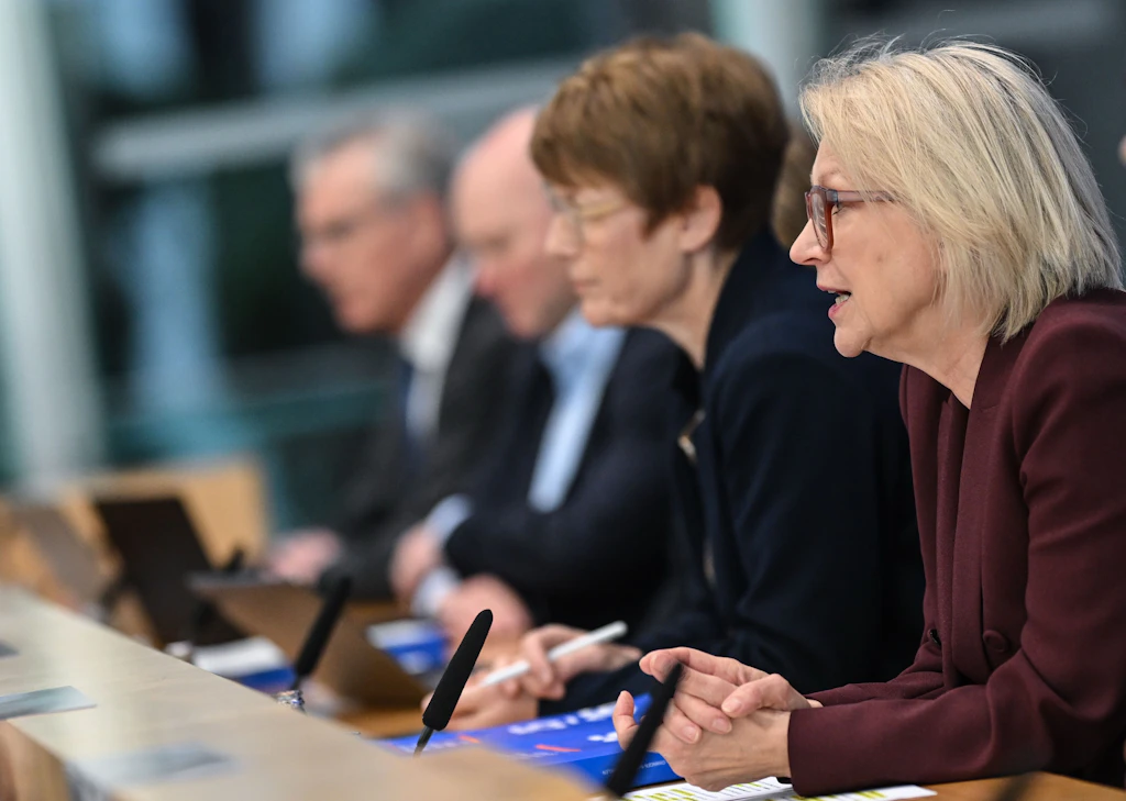 Wirtschaftsweise empfehlen Rente wie in Österreich: Was das bedeutet