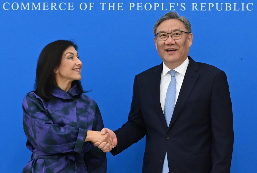 Reiche in China: Ministerin fordert fairen Markt und Zugang zu seltenen Erden