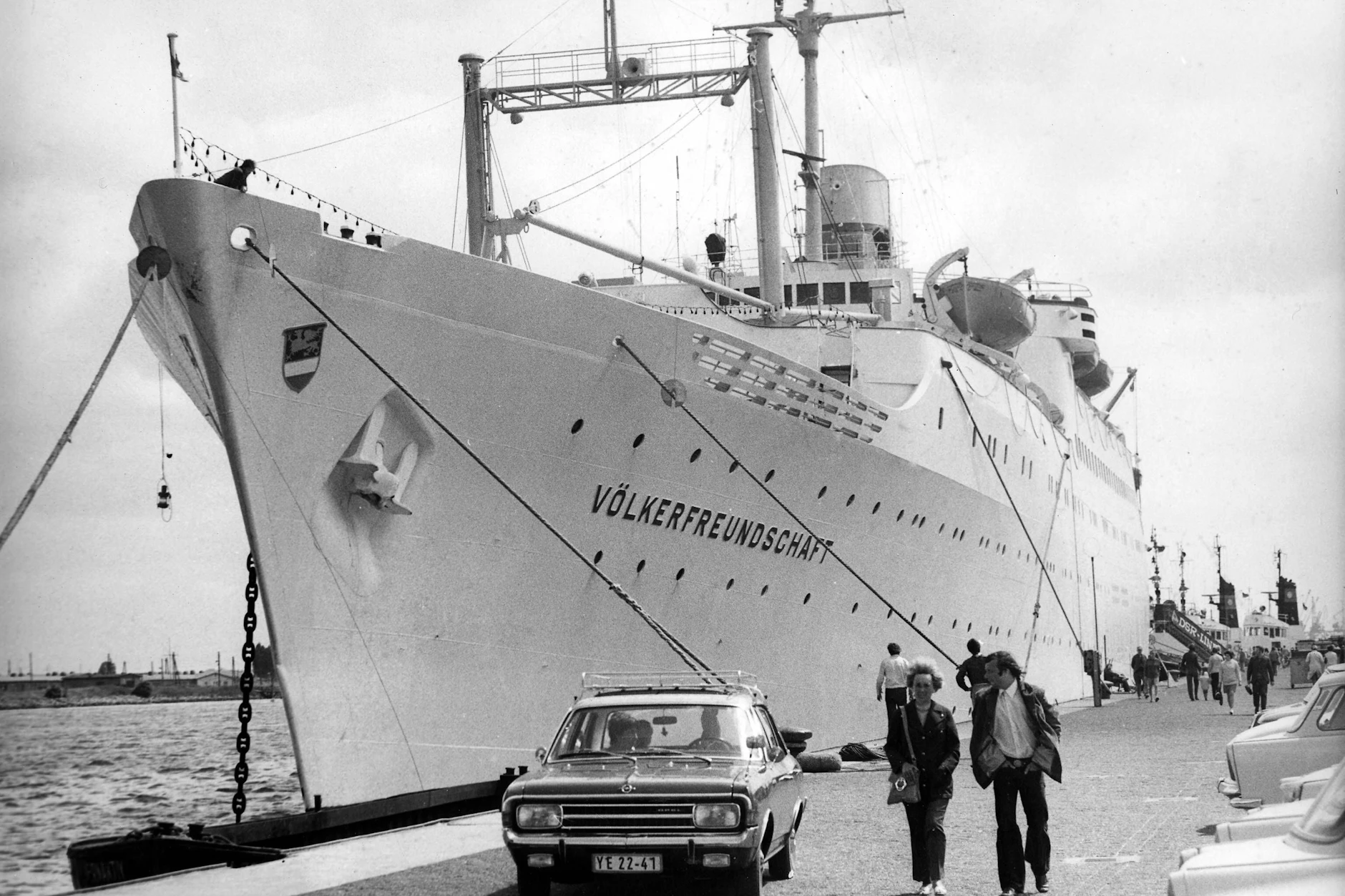 Das Schiff war als „MS Völkerfreundschaft“ von 1960 bis 1985 der berühmteste Urlaubsdampfer der DDR.
