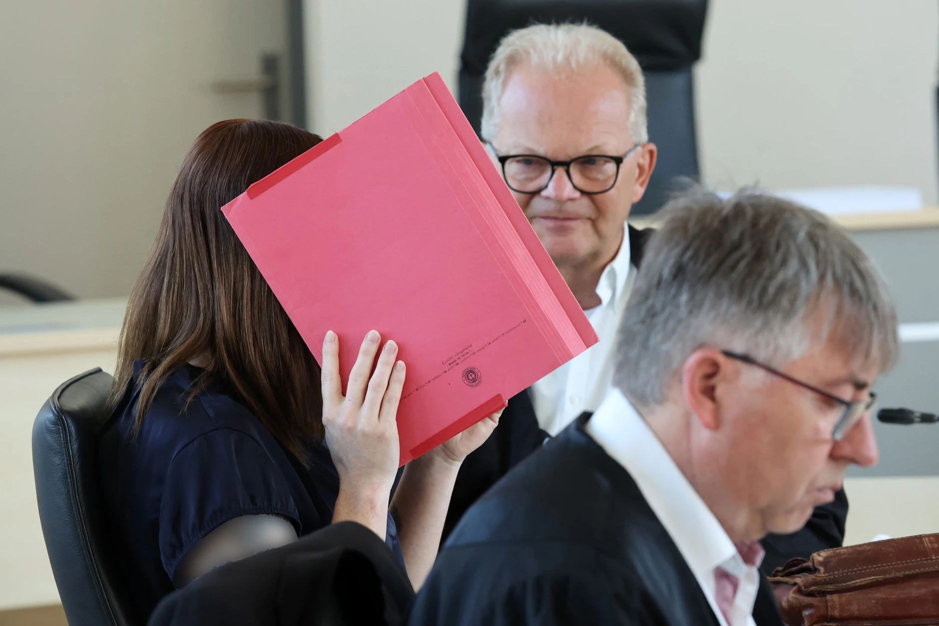 Gina H. ist die Hauptverdächtige im Fall Fabian, muss sich im größten Mordprozess des Jahres aktuell vor Gericht verantworten.