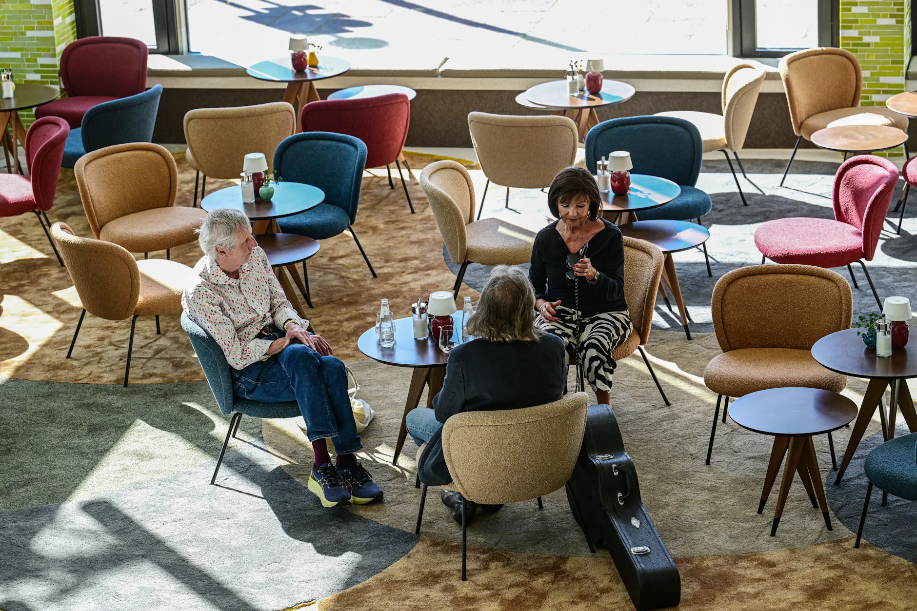 Die Mokka-Milch-Eisbar ist wieder da. Hier kann man jetzt wieder entspannt sitzen und Mokka schlürfen.