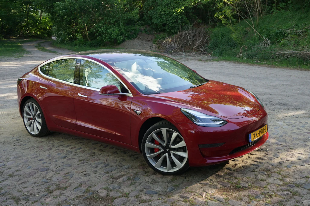 Billig kaufen, teuer fahren: Warum Tesla günstiger ist als der Dacia Spring